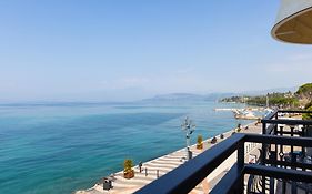 La Vista Postcard Hotel